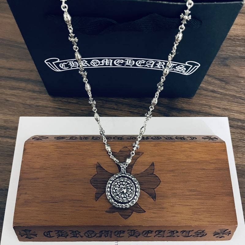 Ch**me He**ts necklaces